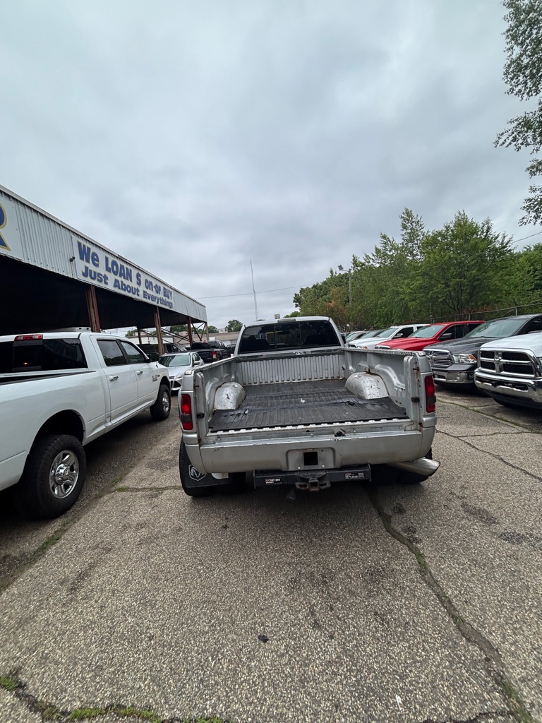 Photo 9 of this DODGE RAM 3500