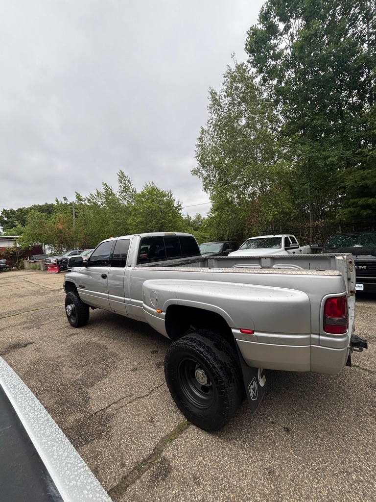 Photo 14 of this DODGE RAM 3500