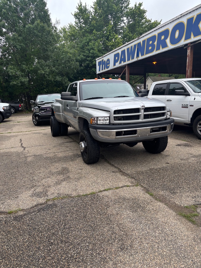Photo 2 of this DODGE RAM 3500