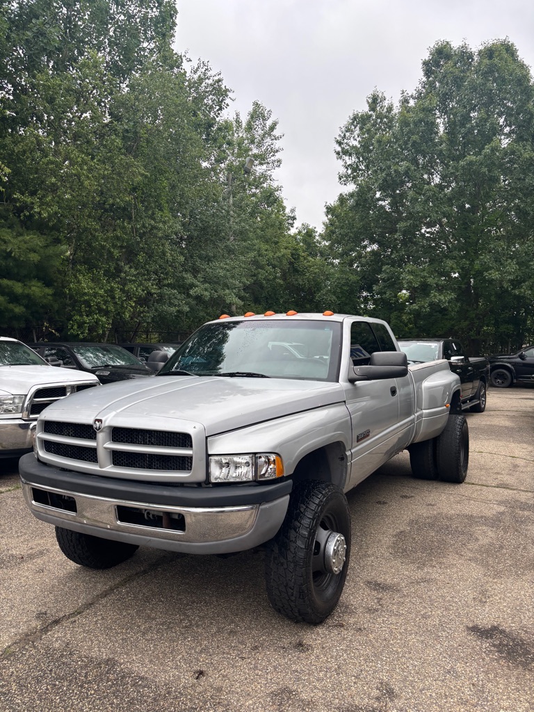 Photo 17 of this DODGE RAM 3500