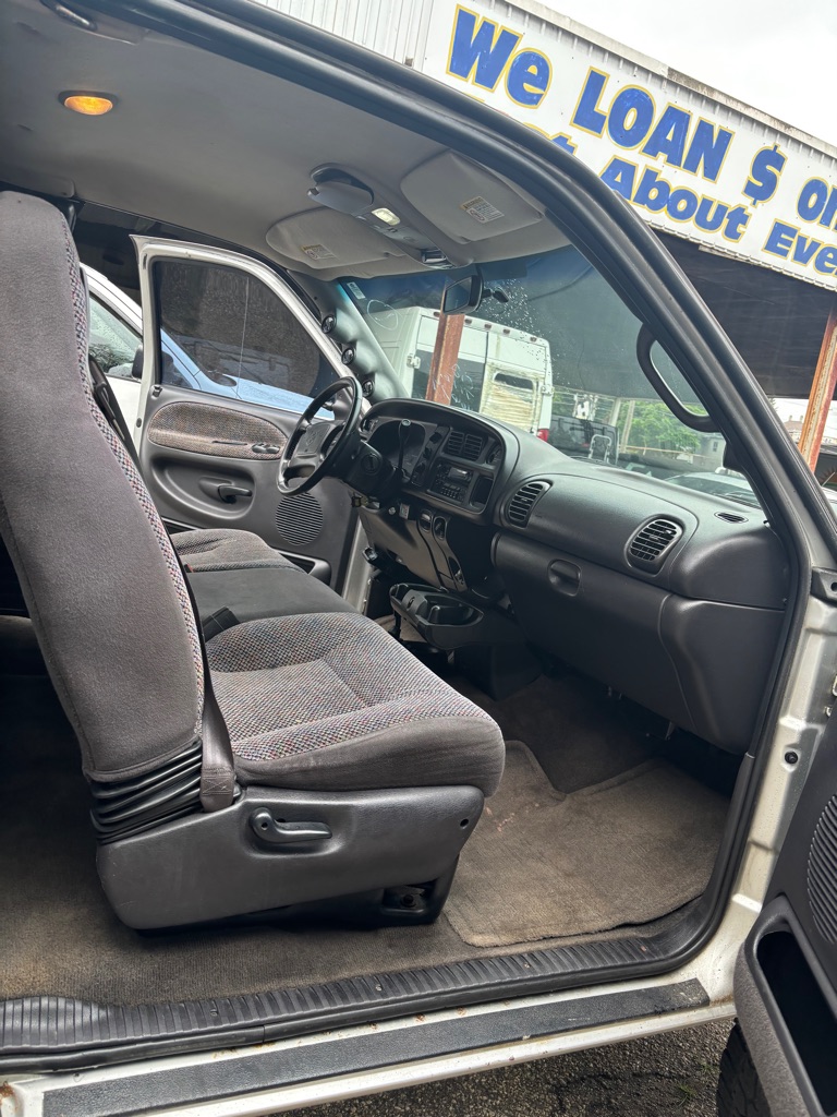 Photo 27 of this DODGE RAM 3500