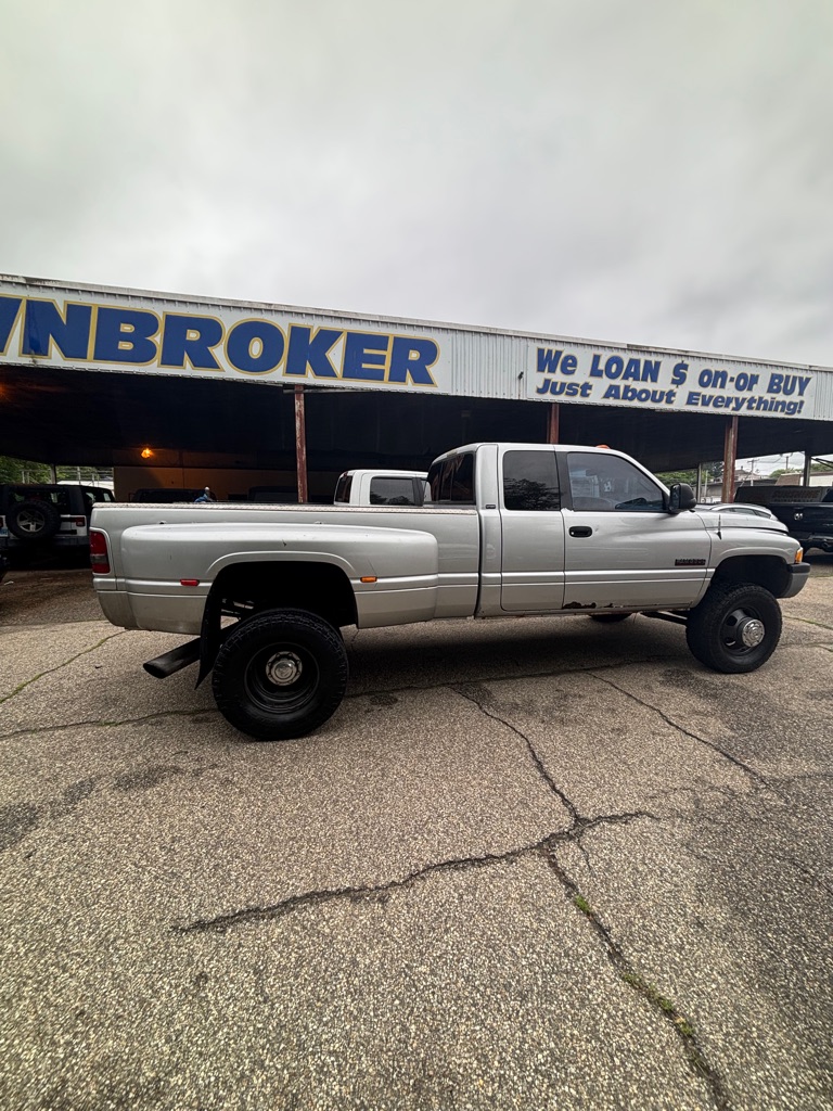 Photo 7 of this DODGE RAM 3500