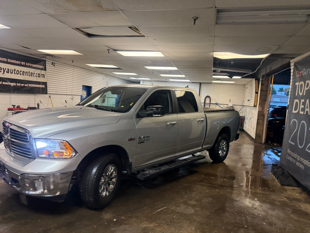 Photo 42 of this RAM 1500 CLASSIC