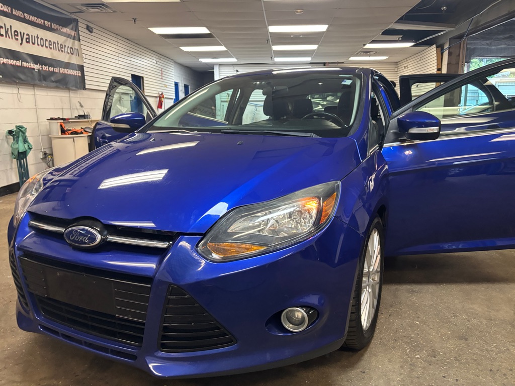 Photo 23 of this FORD FOCUS
