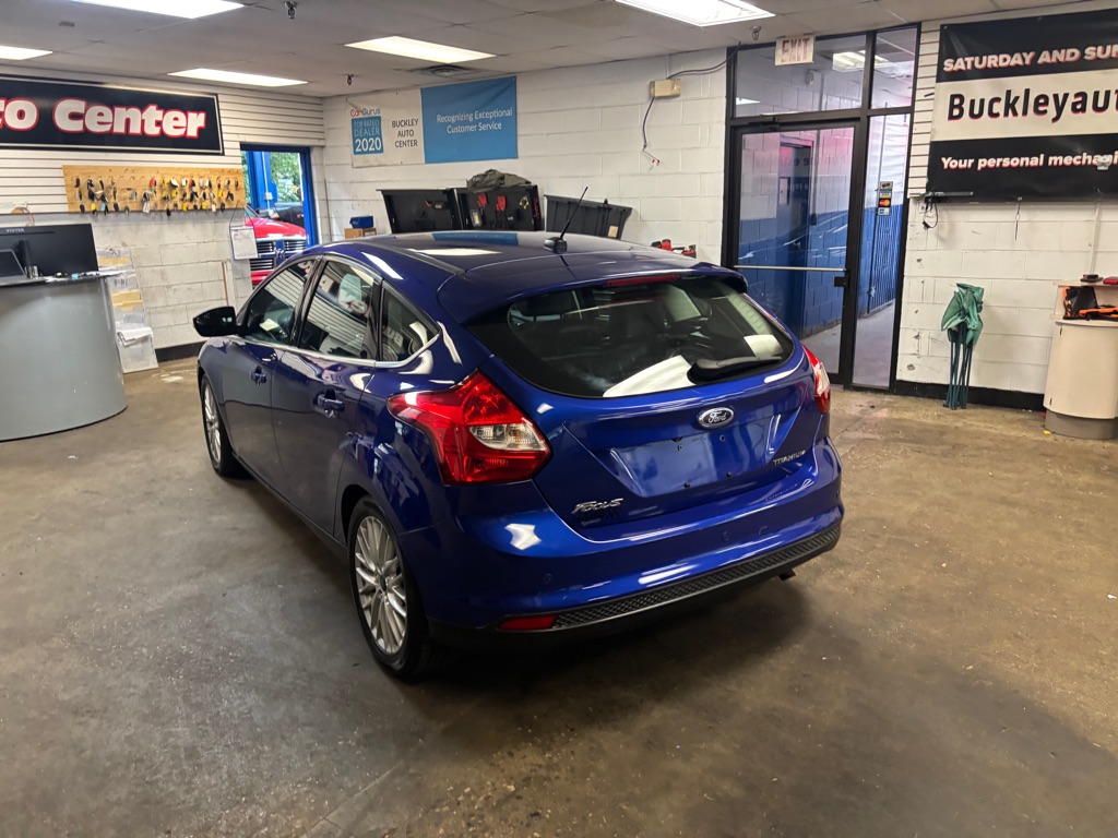 Photo 9 of this FORD FOCUS