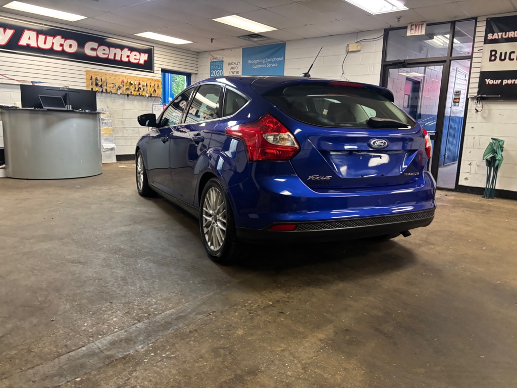 Photo 10 of this FORD FOCUS
