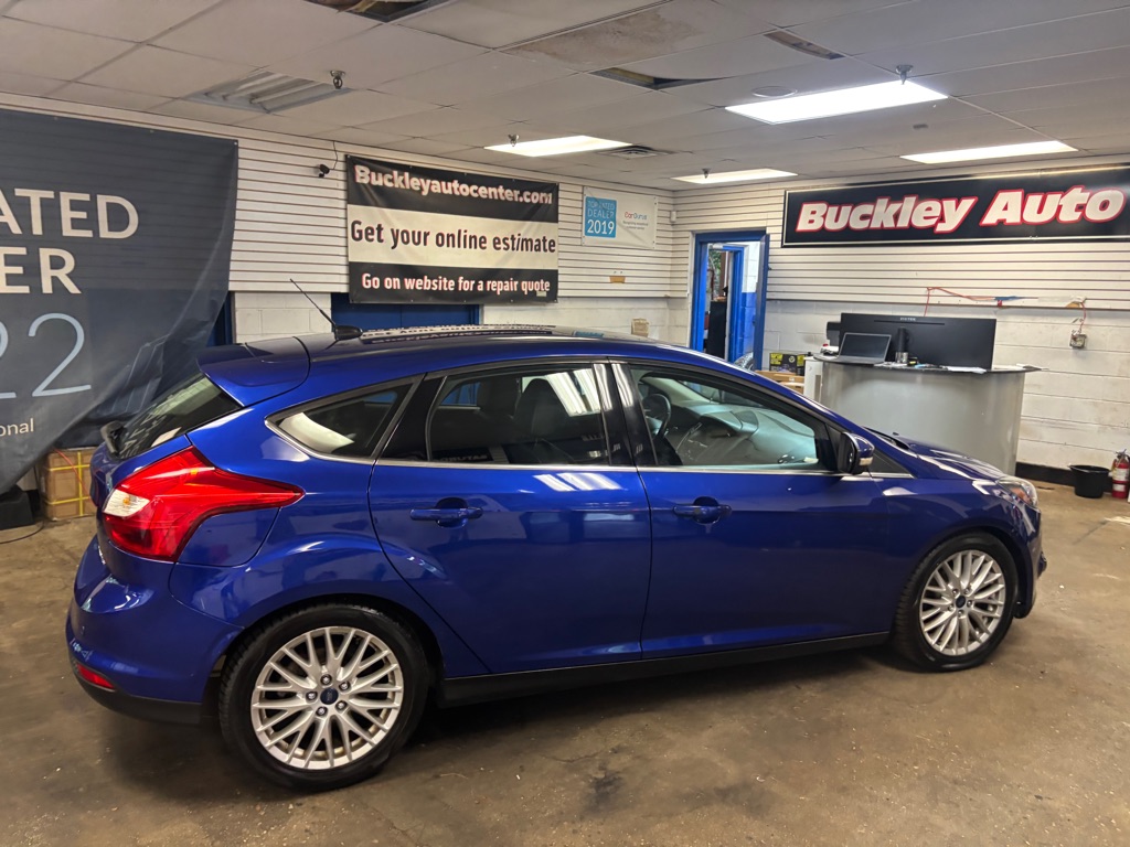Photo 15 of this FORD FOCUS