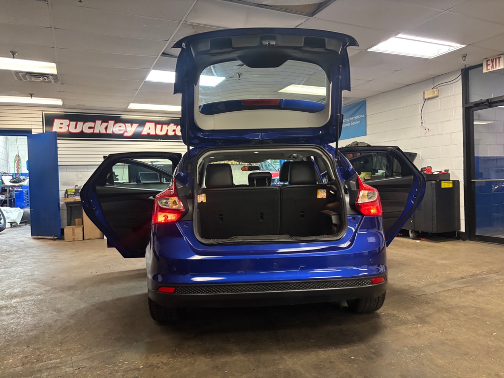 Photo 31 of this FORD FOCUS