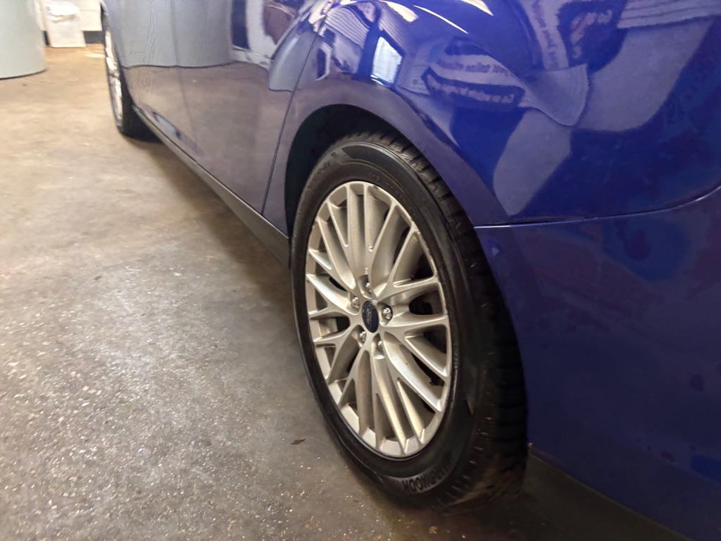 Photo 48 of this FORD FOCUS