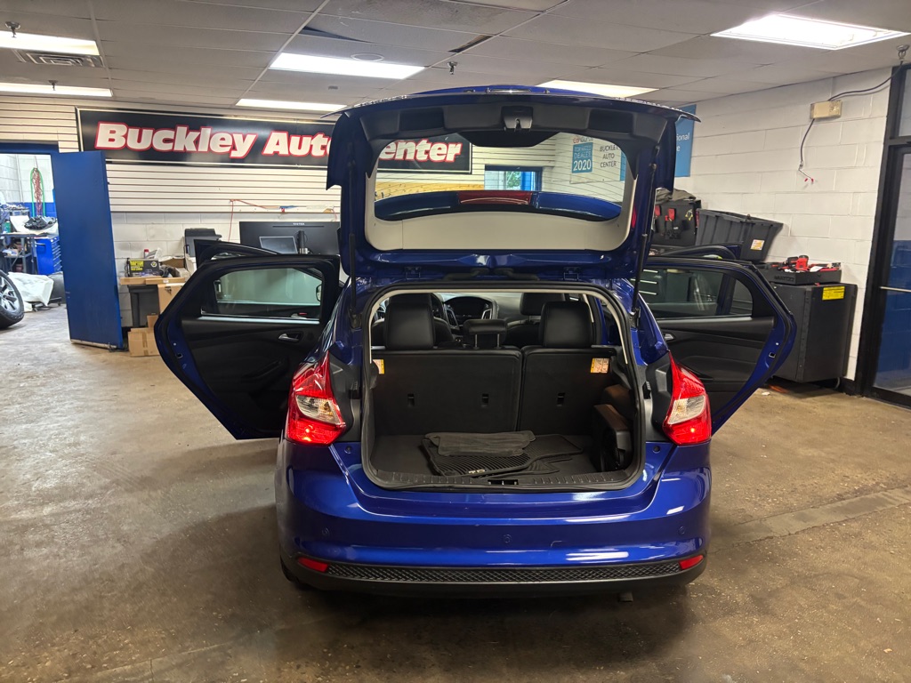 Photo 30 of this FORD FOCUS