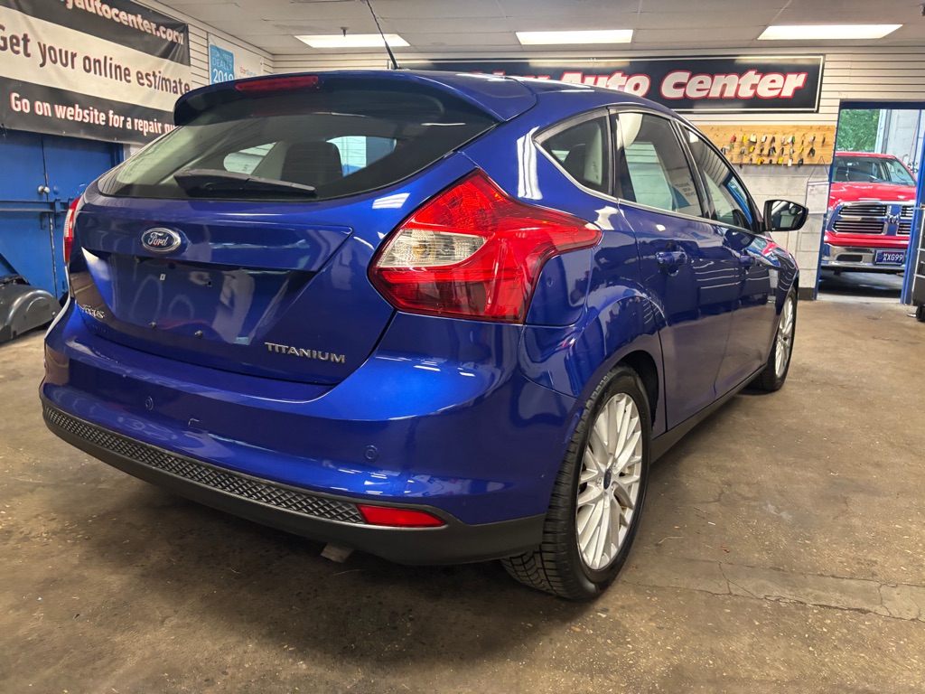 Photo 14 of this FORD FOCUS