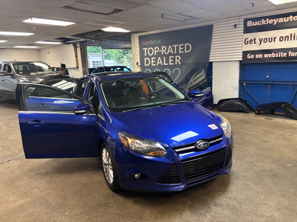 Photo 17 of this FORD FOCUS