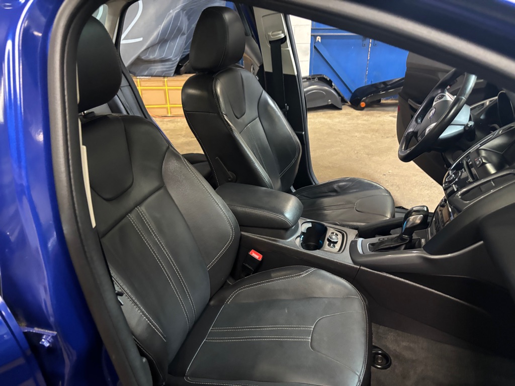 Photo 44 of this FORD FOCUS