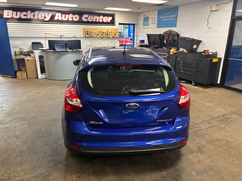 Photo 11 of this FORD FOCUS
