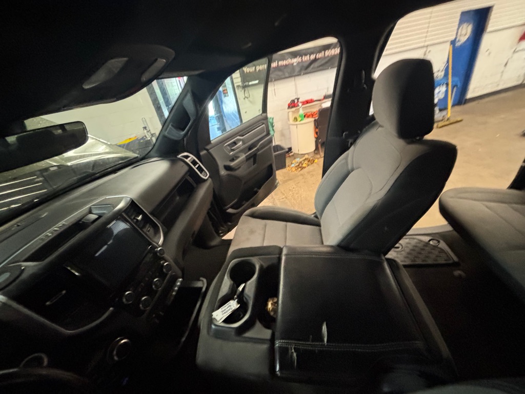 Photo 76 of this RAM 1500