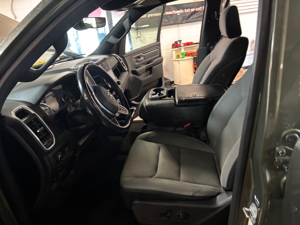 Photo 71 of this RAM 1500