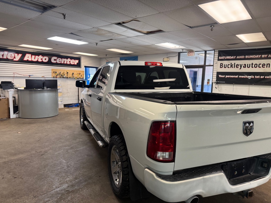 Photo 4 of this RAM 1500