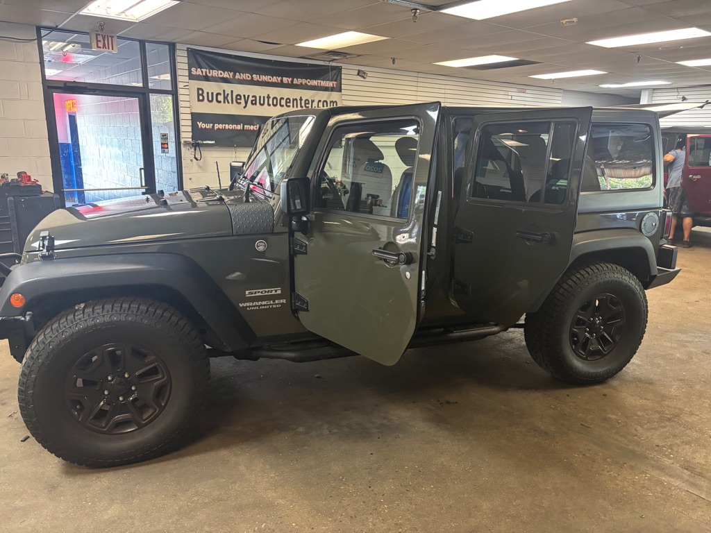 Photo 36 of this JEEP WRANGLER UNLIMI