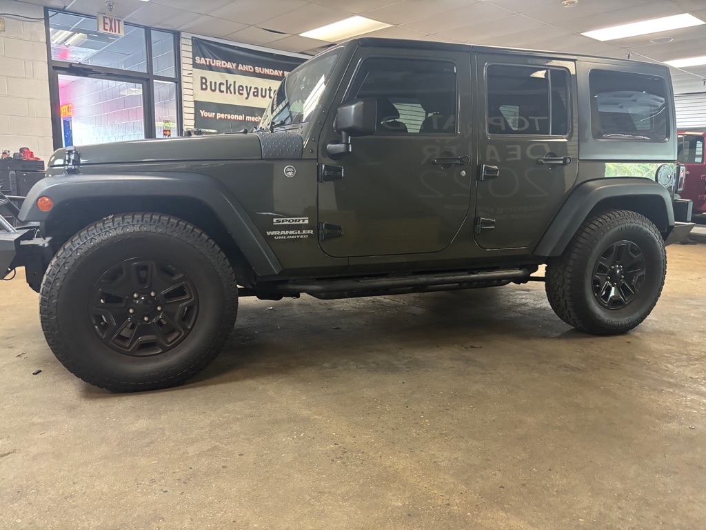 Photo 8 of this JEEP WRANGLER UNLIMI