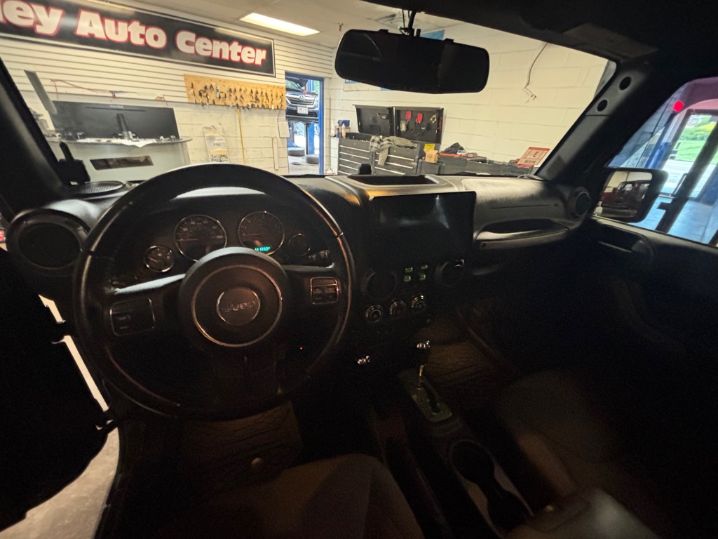 Photo 28 of this JEEP WRANGLER UNLIMI