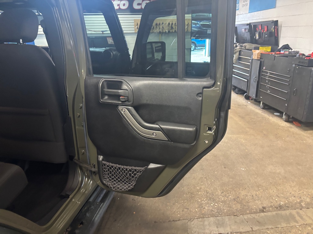 Photo 47 of this JEEP WRANGLER UNLIMI