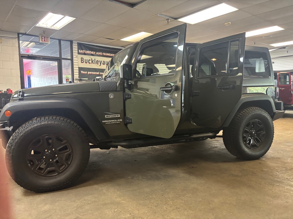 Photo 37 of this JEEP WRANGLER UNLIMI