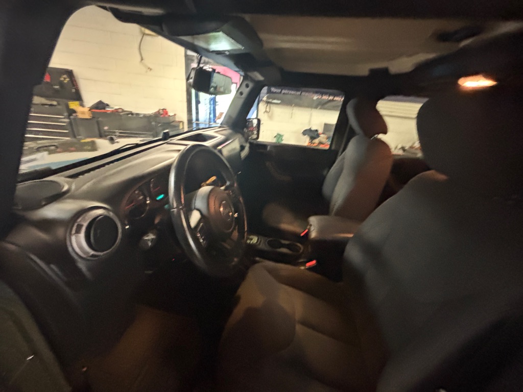 Photo 29 of this JEEP WRANGLER UNLIMI
