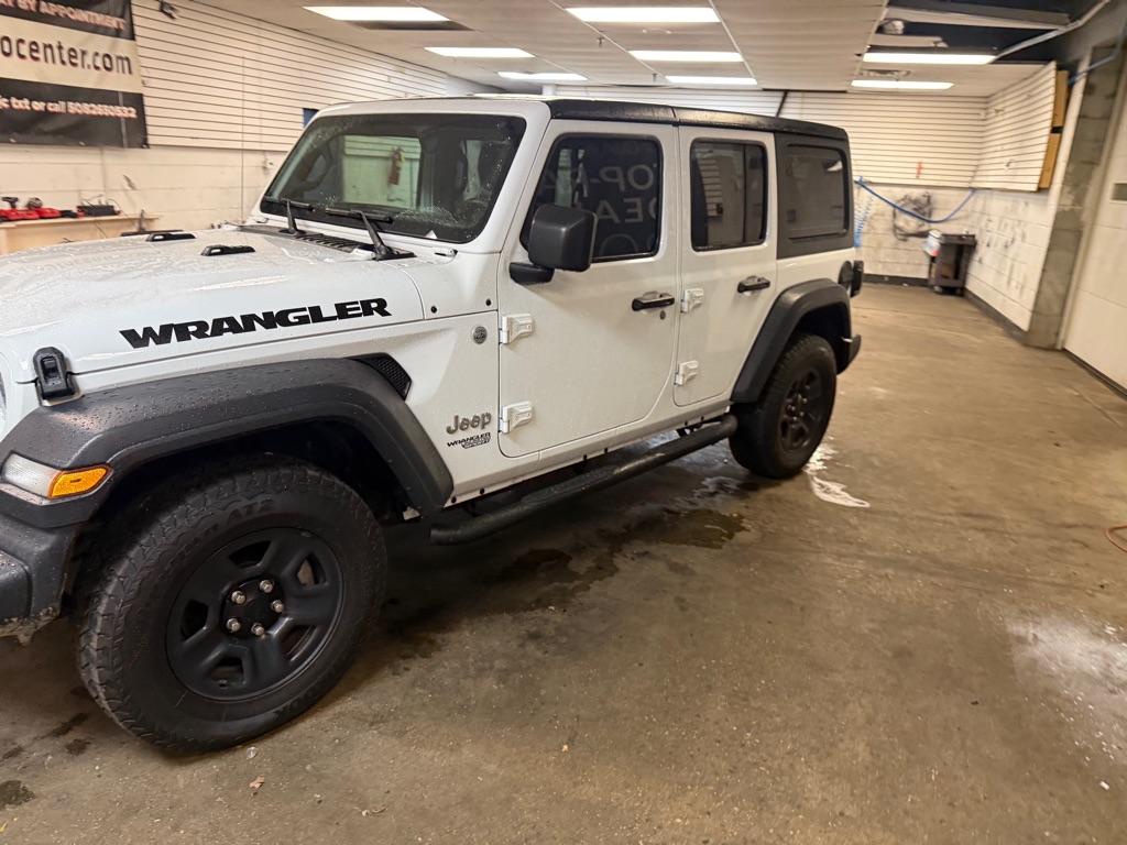 Photo 19 of this JEEP WRANGLER UNLIMI
