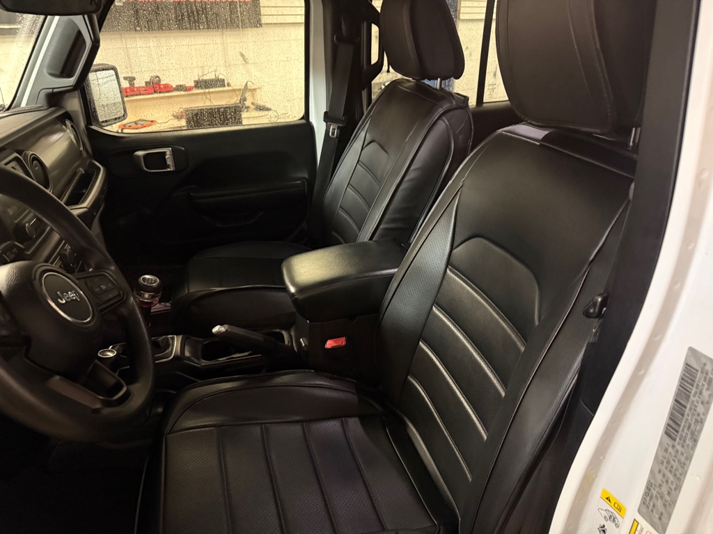 Photo 12 of this JEEP WRANGLER UNLIMI