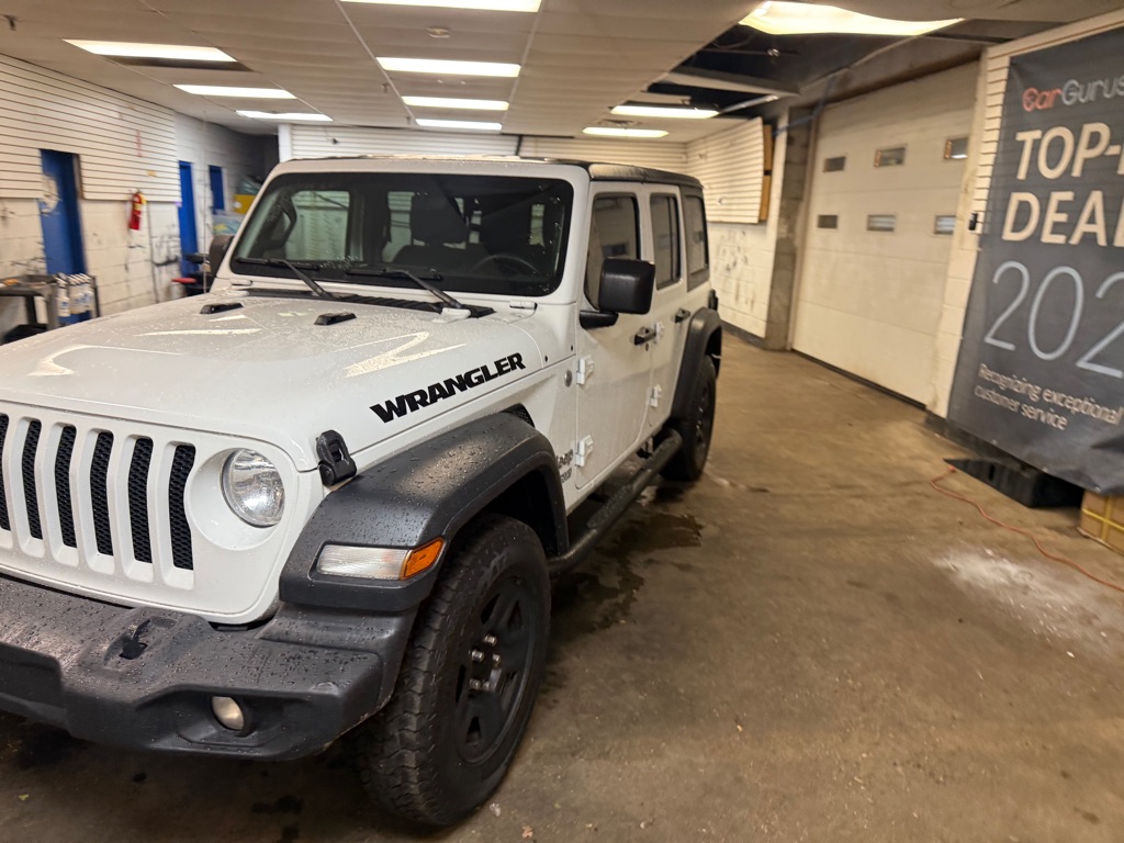 Photo 18 of this JEEP WRANGLER UNLIMI
