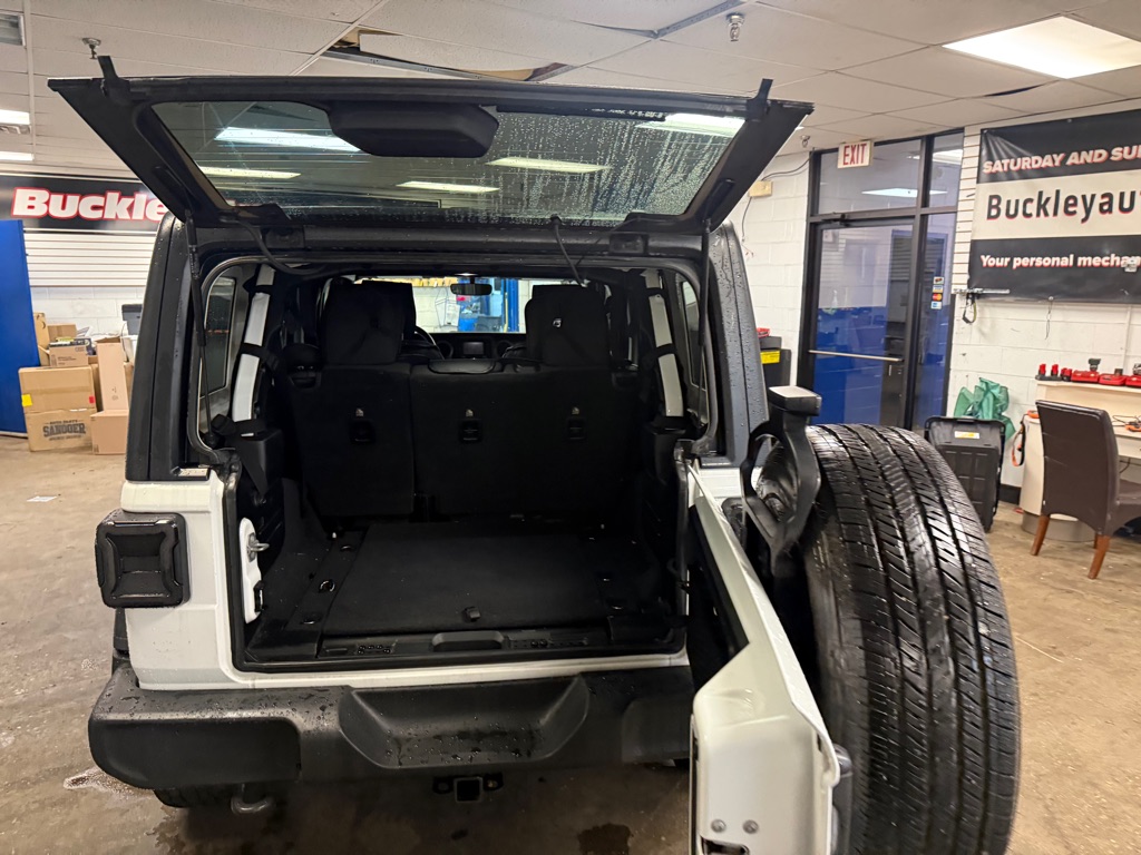Photo 14 of this JEEP WRANGLER UNLIMI