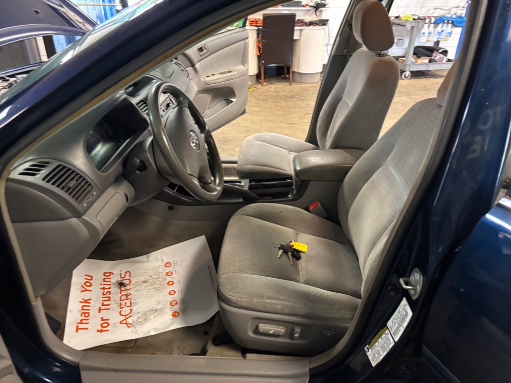 Photo 28 of this TOYOTA CAMRY