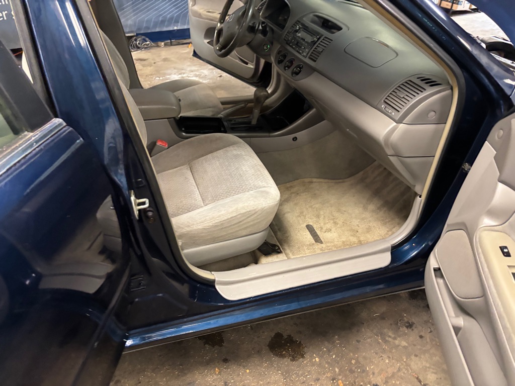 Photo 36 of this TOYOTA CAMRY