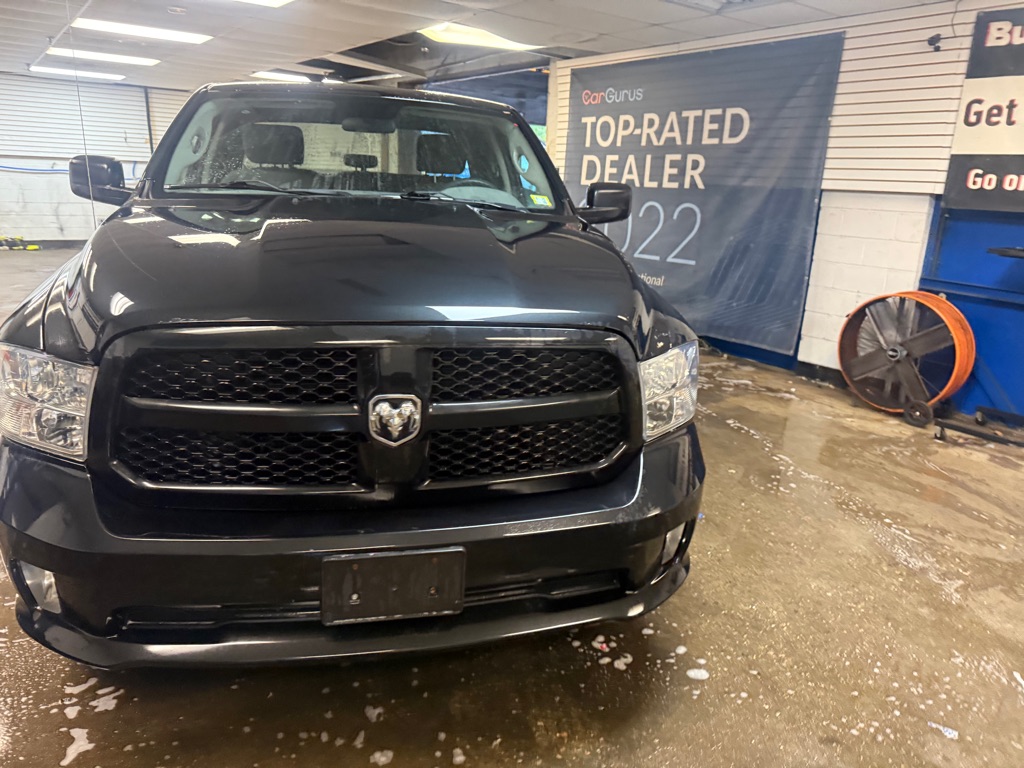 Photo 3 of this RAM 1500 CLASSIC