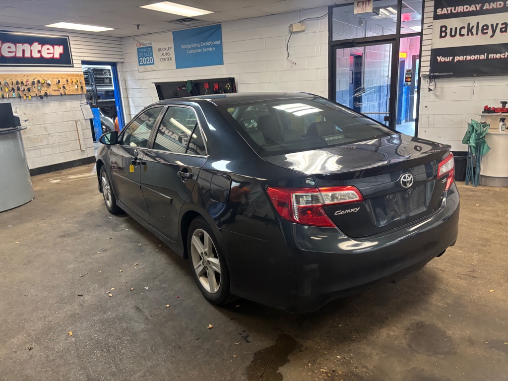 Photo 9 of this TOYOTA CAMRY