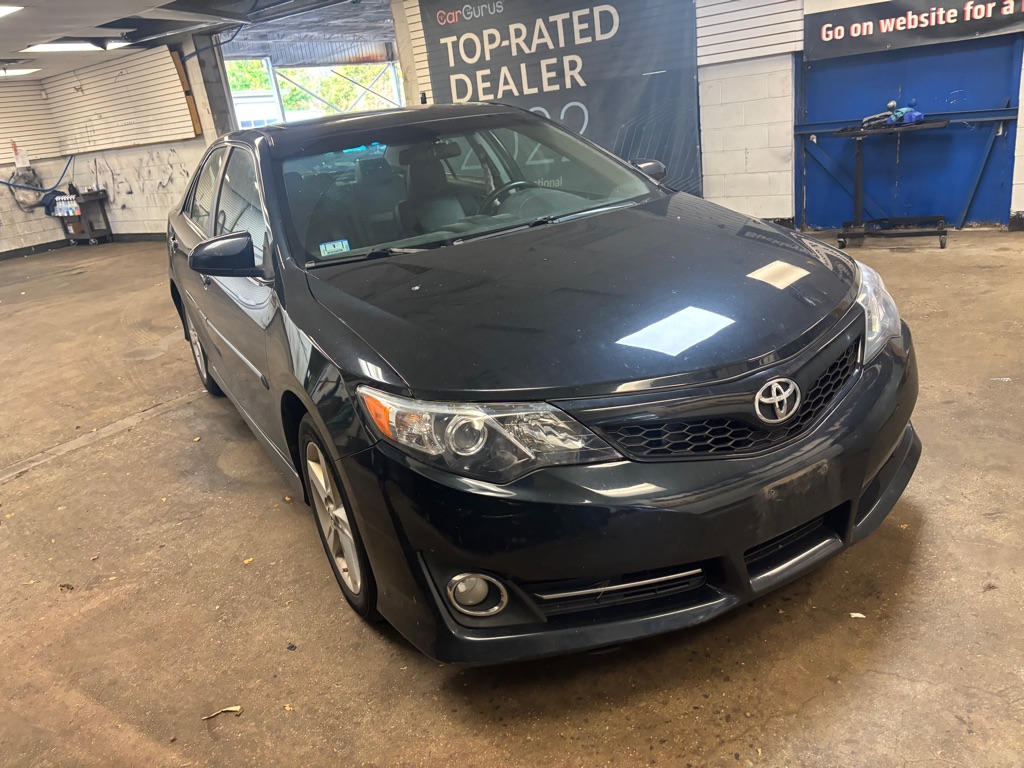 2014 TOYOTA CAMRY