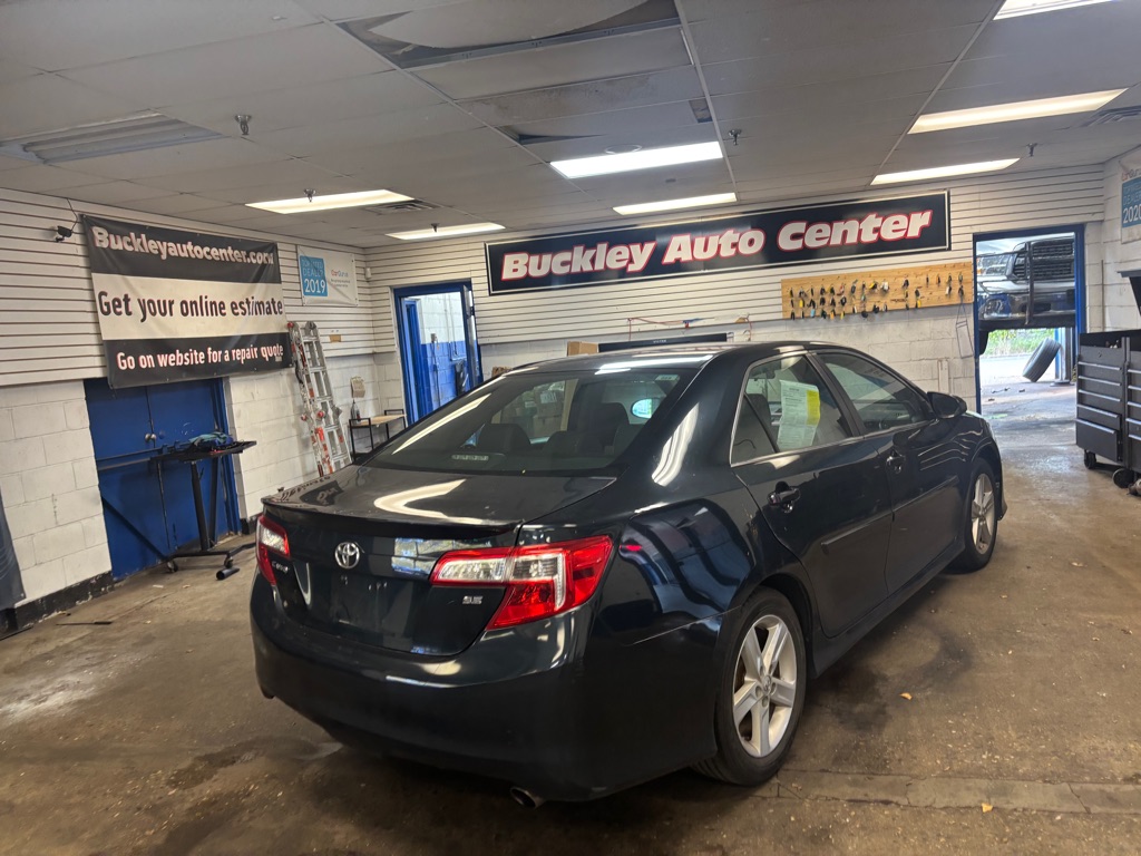 Photo 13 of this TOYOTA CAMRY