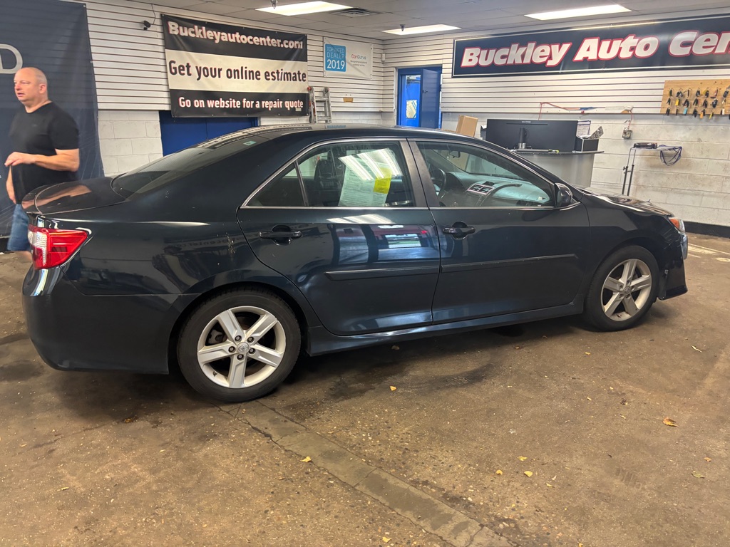 Photo 15 of this TOYOTA CAMRY