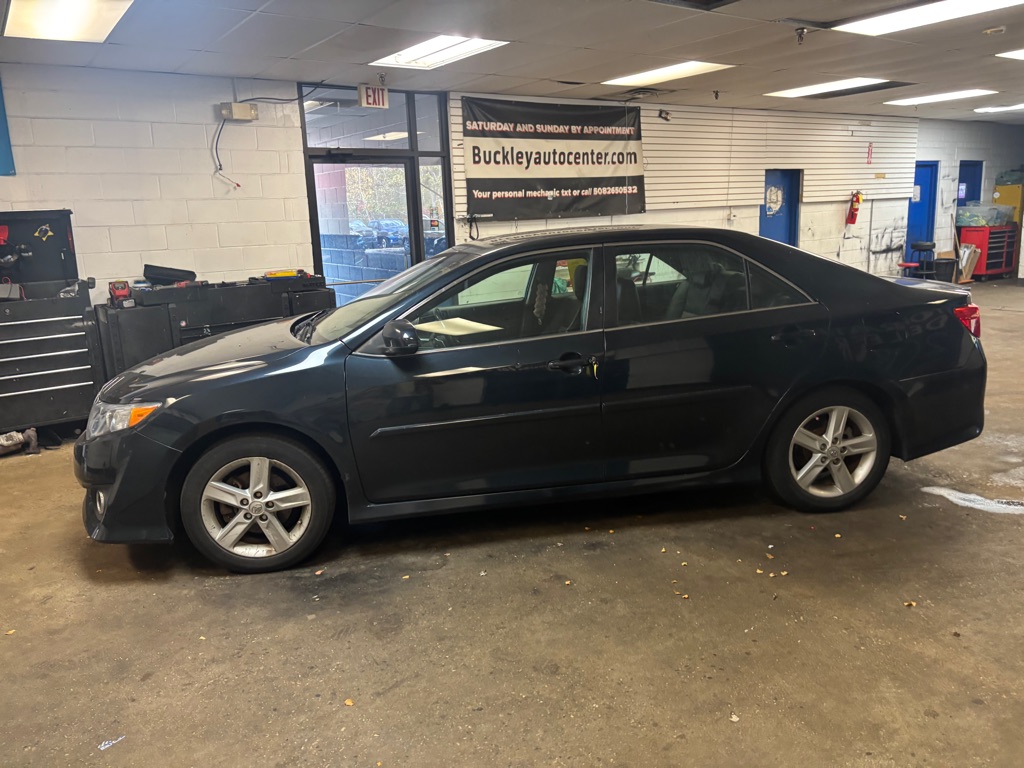 Photo 7 of this TOYOTA CAMRY
