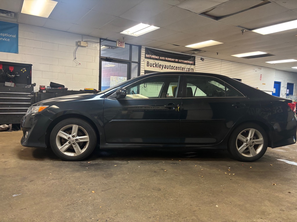 Photo 8 of this TOYOTA CAMRY