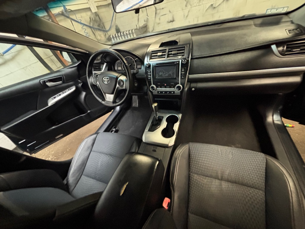 Photo 18 of this TOYOTA CAMRY