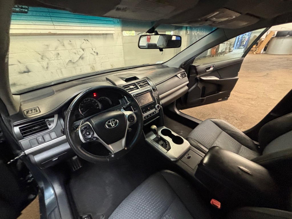 Photo 24 of this TOYOTA CAMRY