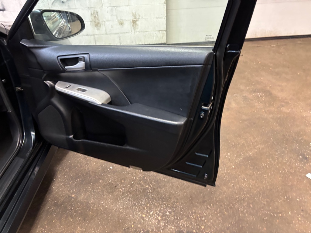Photo 22 of this TOYOTA CAMRY