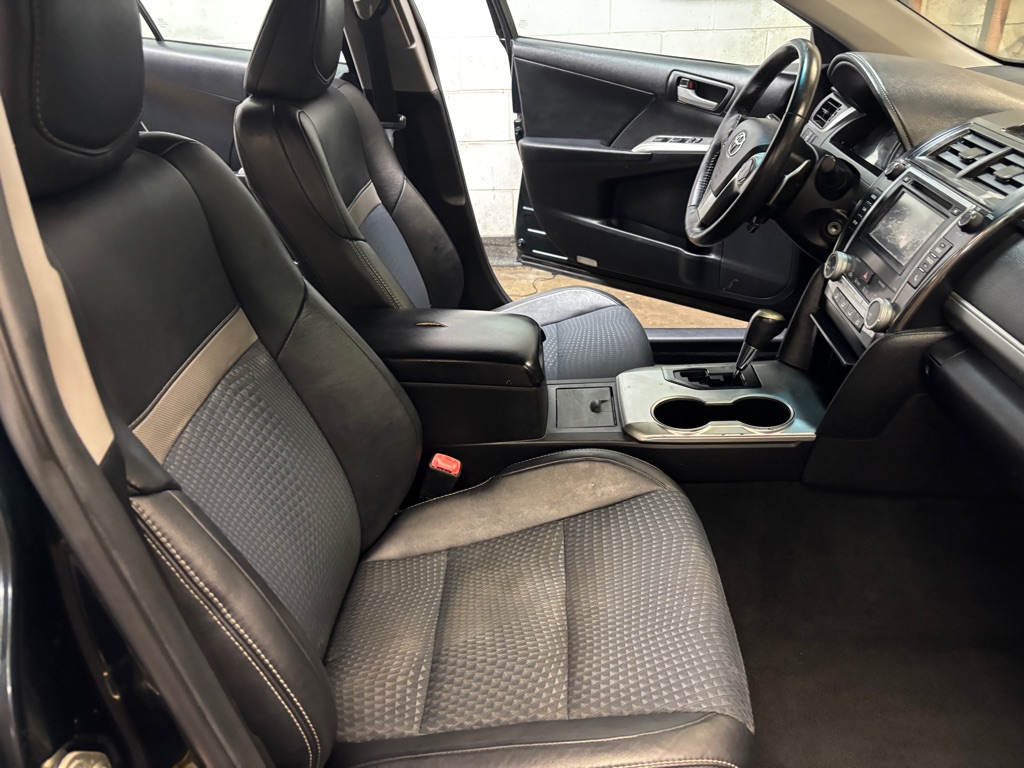 Photo 17 of this TOYOTA CAMRY
