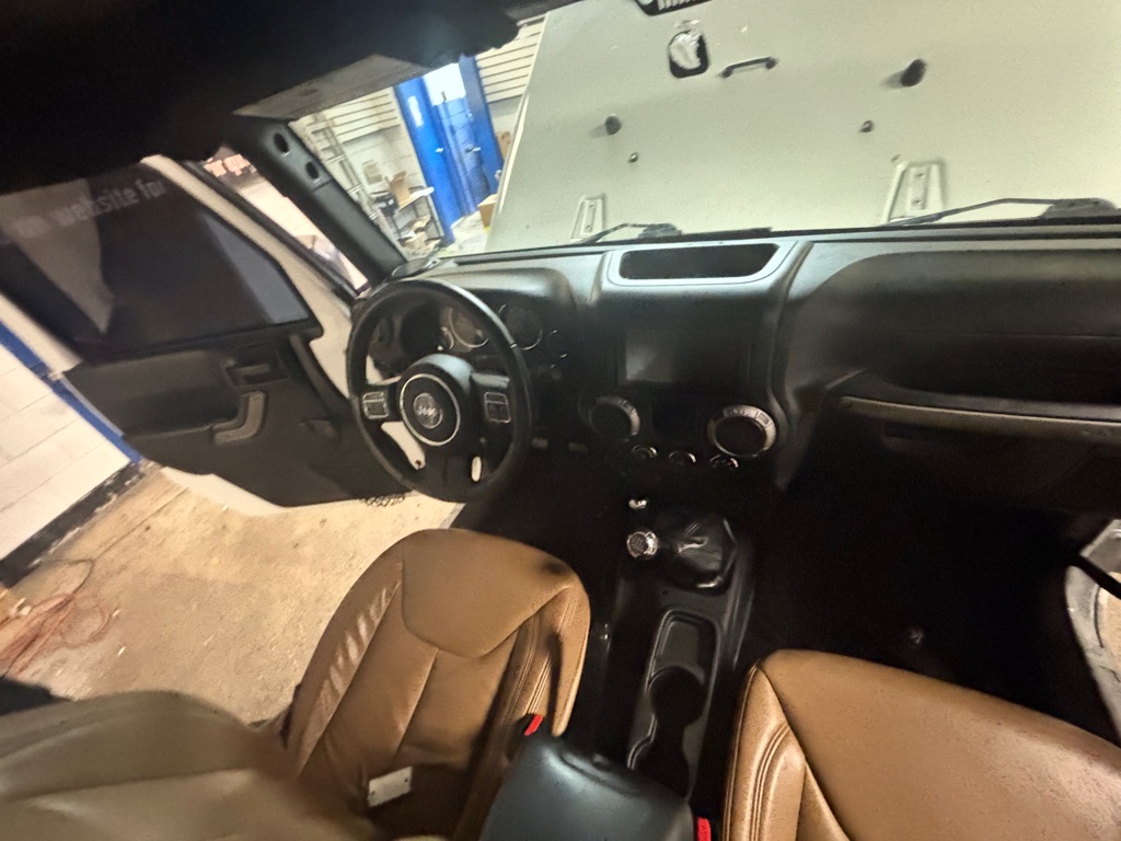 Photo 17 of this JEEP WRANGLER
