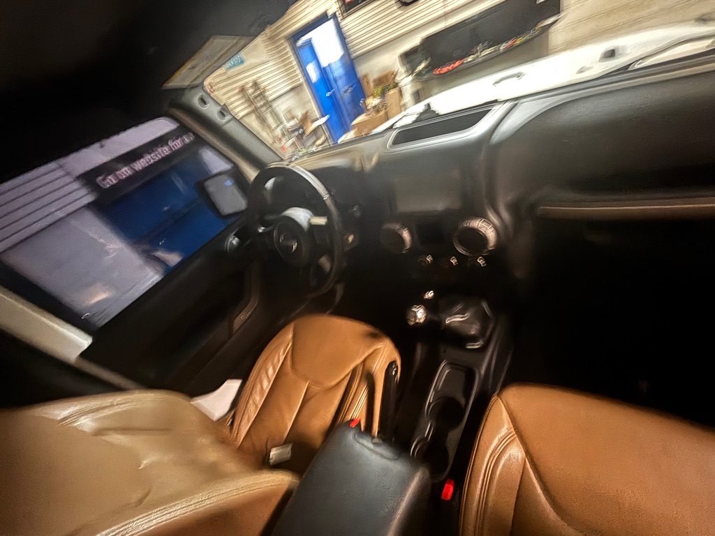 Photo 3 of this JEEP WRANGLER