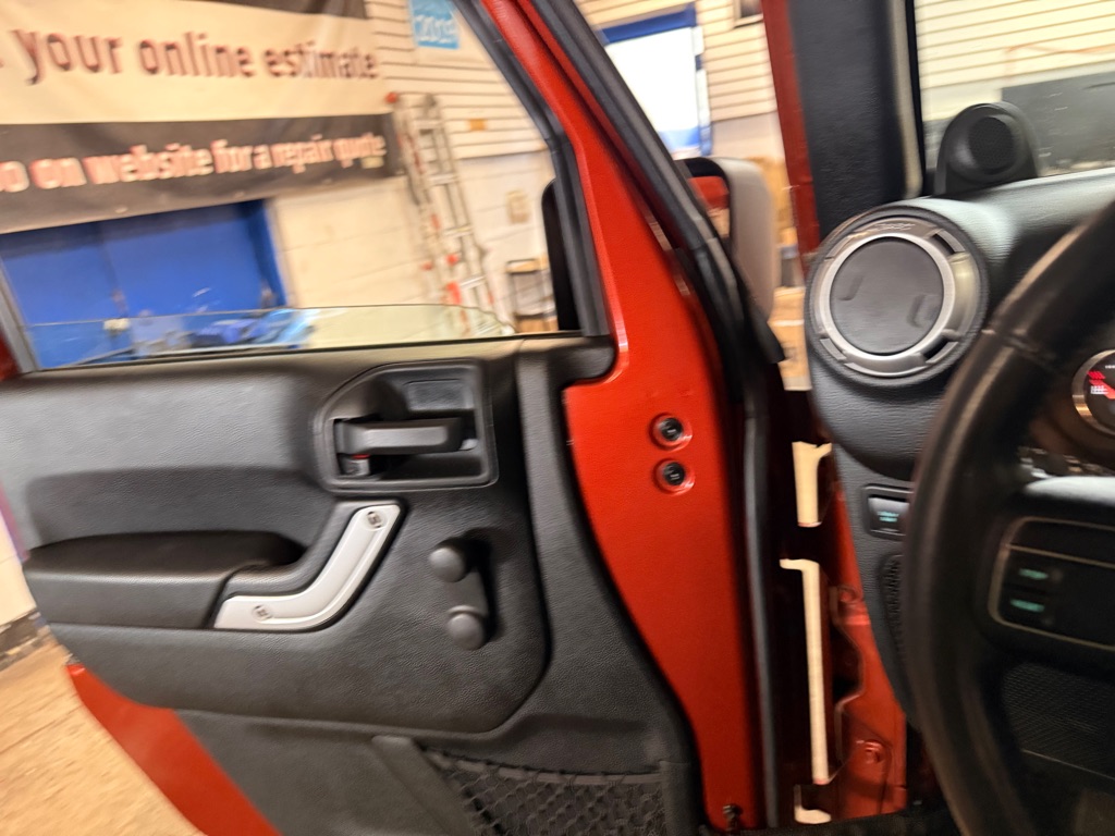 Photo 22 of this JEEP WRANGLER