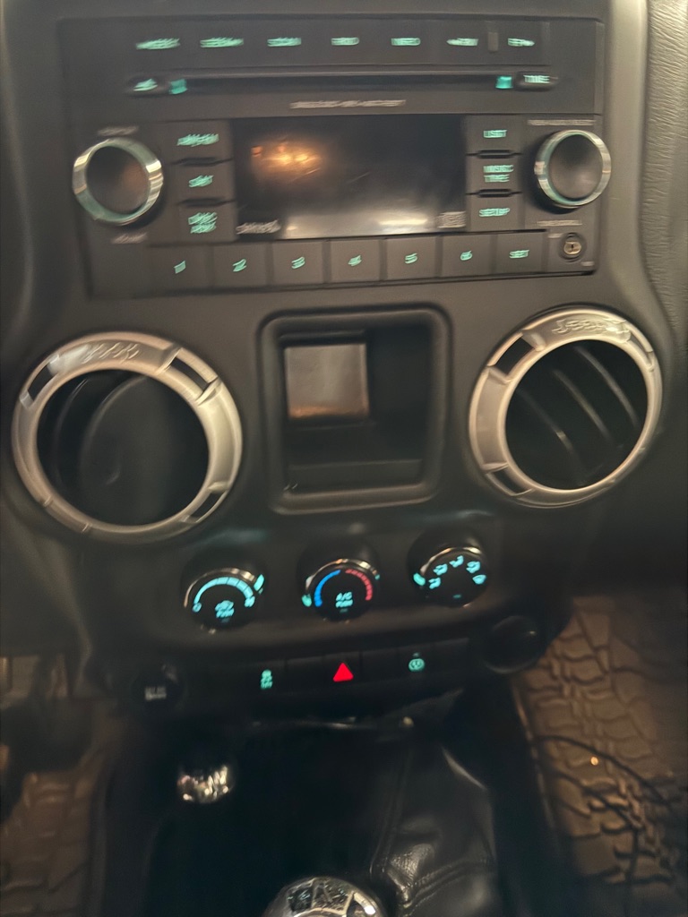 Photo 20 of this JEEP WRANGLER
