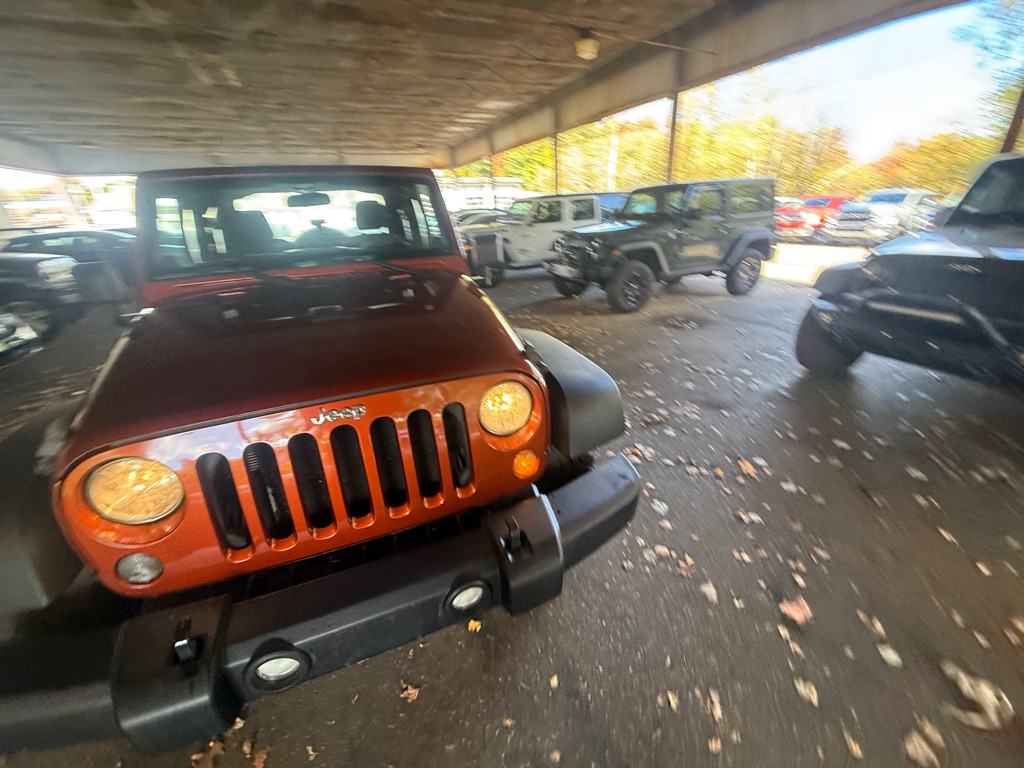 Photo 28 of this JEEP WRANGLER