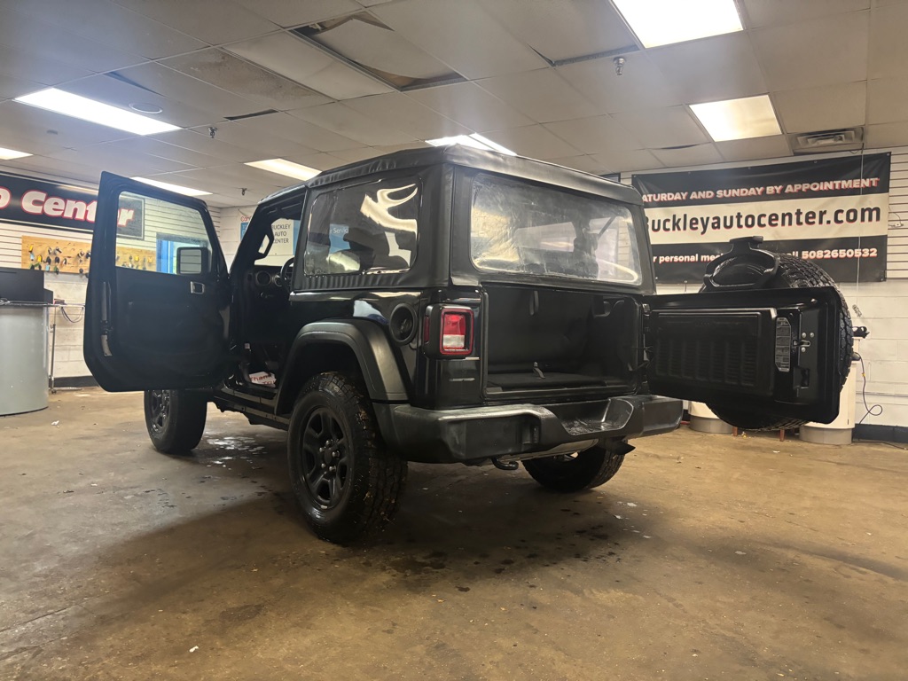 Photo 27 of this JEEP WRANGLER
